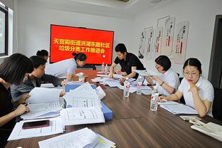 ?学会了还得了！克6亲传运球技巧 文班亚马迅速领会要领